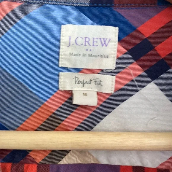 Button down - Picture 2 of 2